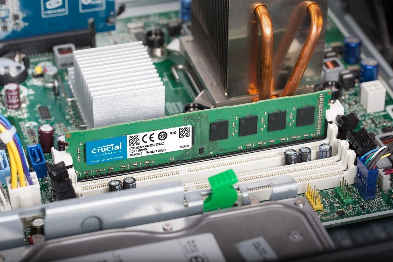 CT2K51264BD160B - 8GB 1600 MHz UDIMM DDR3