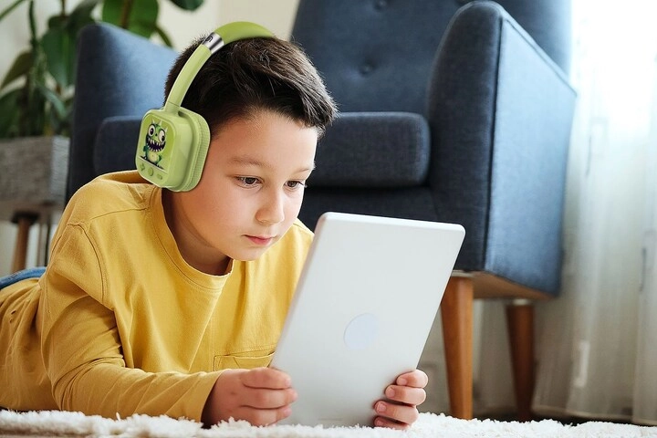 Yotowave Kids Wireless Headphone