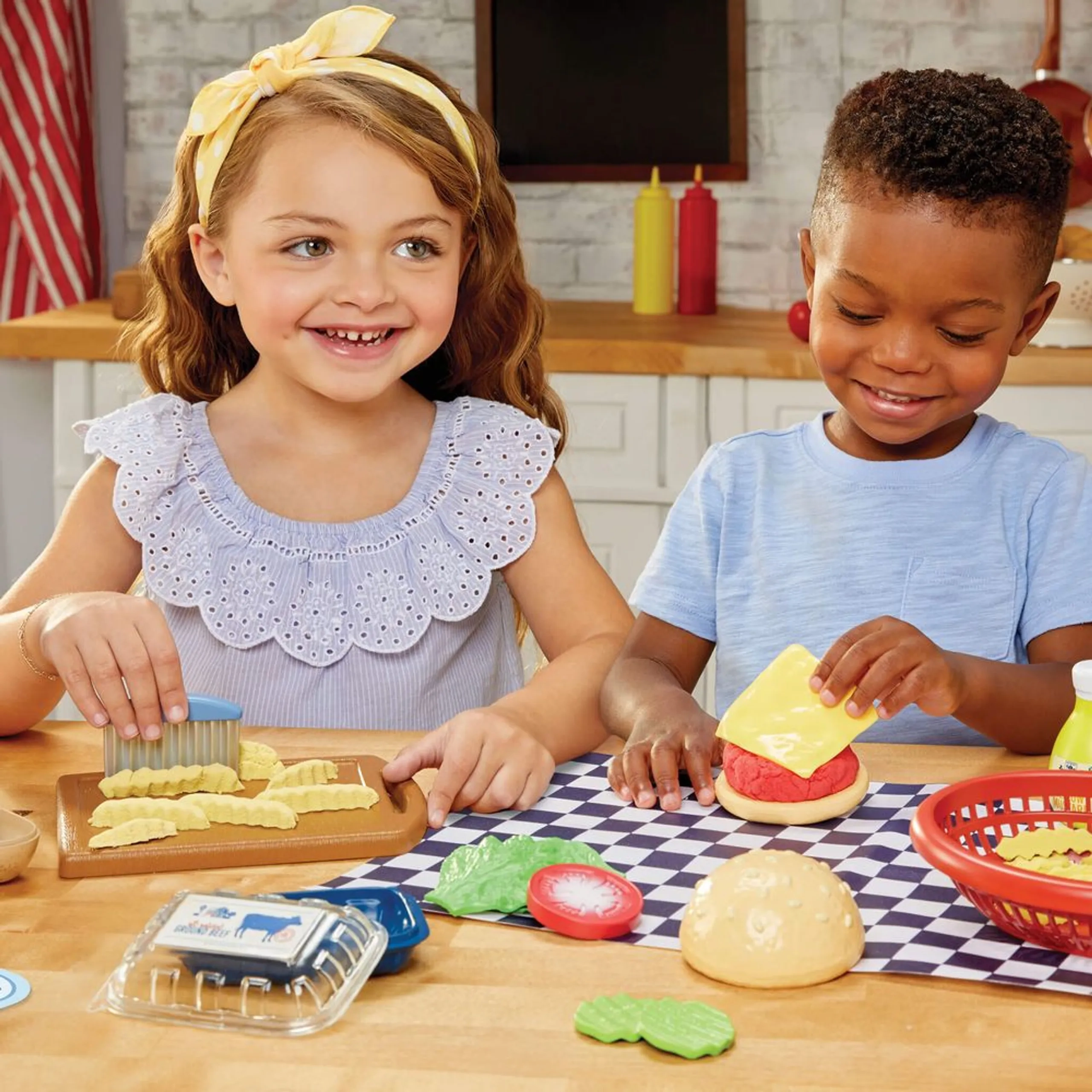 Creative Chefs Cheeseburger & Fries Kit - 22 Pcs (816-LIT_643194)