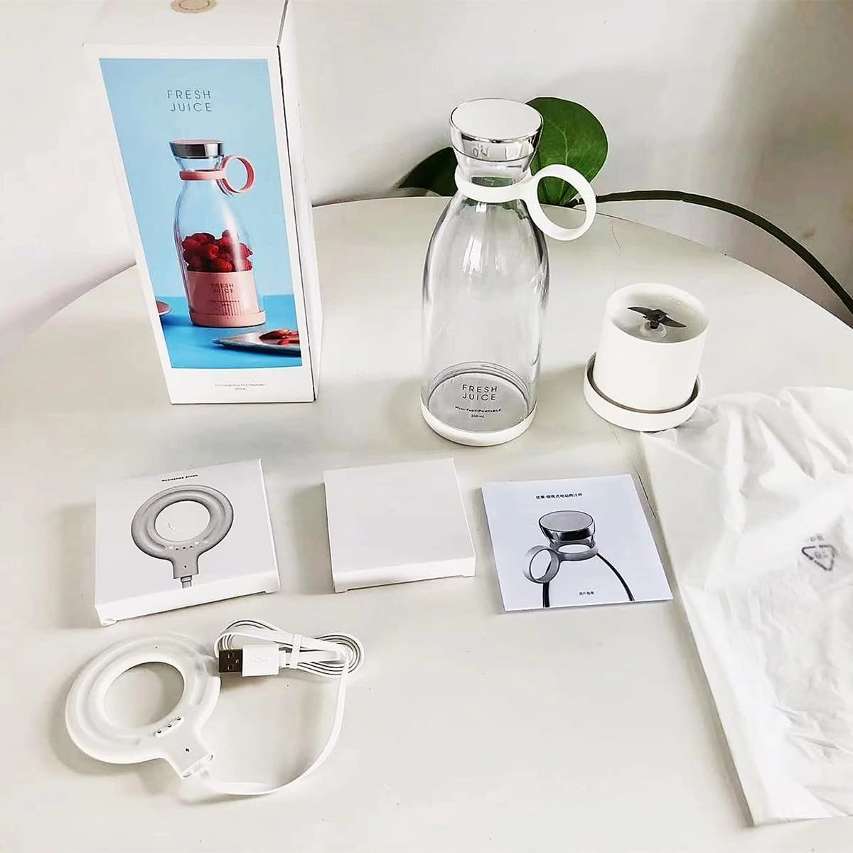 Mini Smoothie Blender - Portable USB Rechargeable Ice-crushing Blades