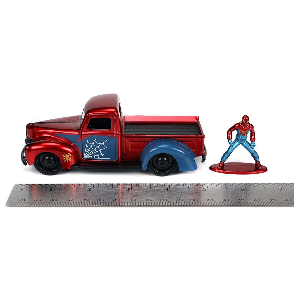 Marvel 1941 Ford Pick Up with Spider-Man Figure - 1:32