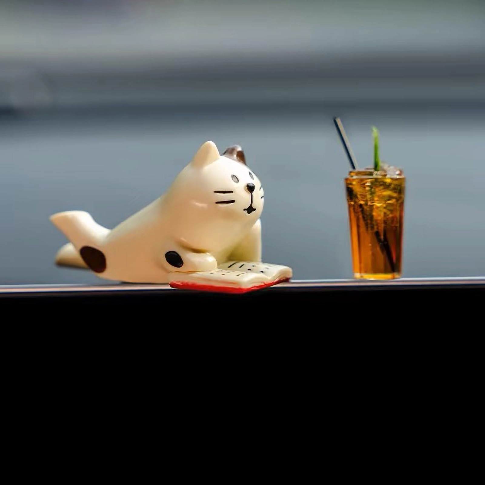 Lucky Cat - Resin