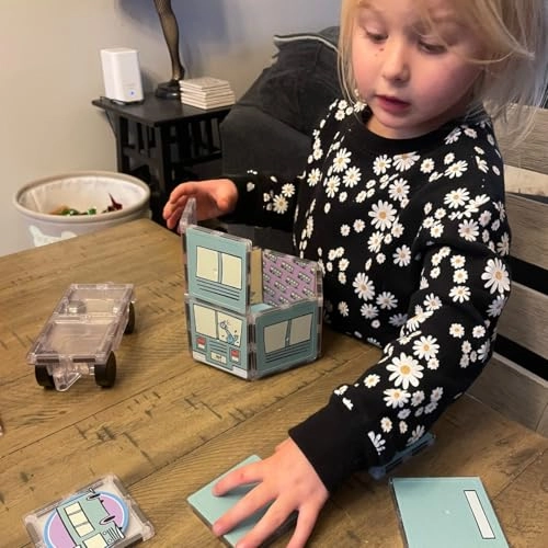 Don't Let The Pigeon Drive The Bus Magnetic Tiles - 3 years+ 16 pieces