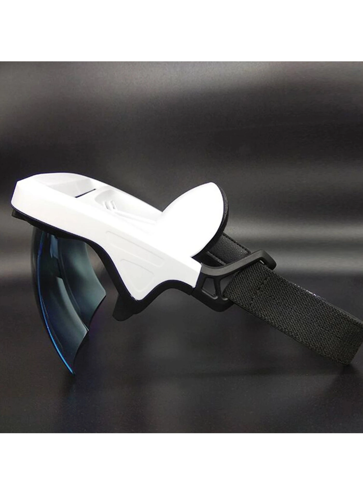 Universal Virtual Reality Headset