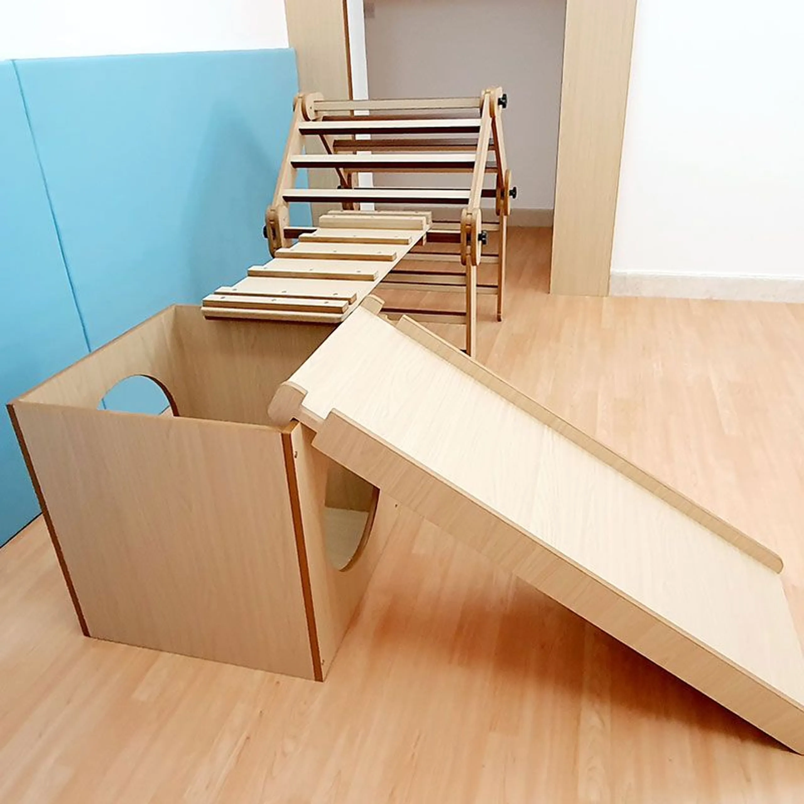 Pikler Triangle - 1 Ramp Tunnel Box Slide
