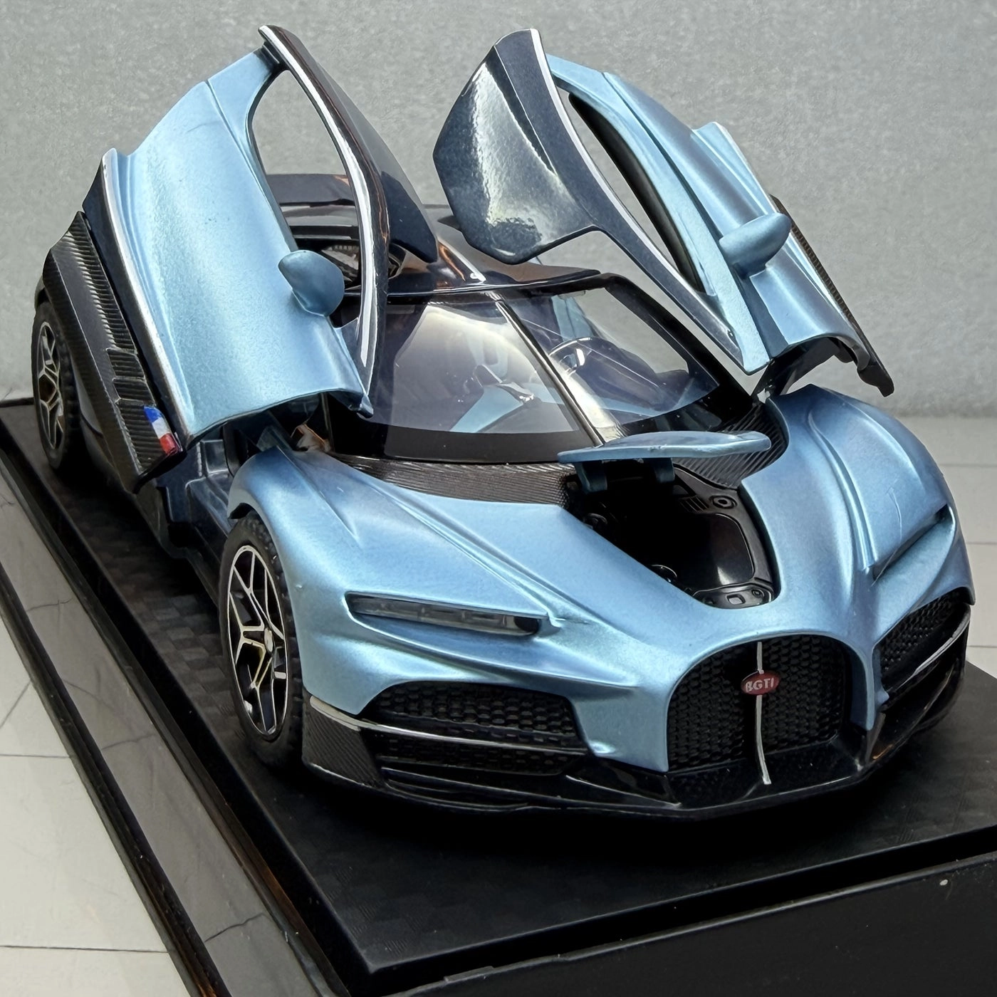 Generic Die Cast Alloy Model Car - Blue Attached Base
