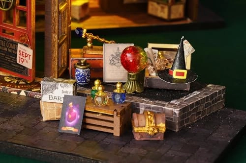 Magic House - Braun Wood