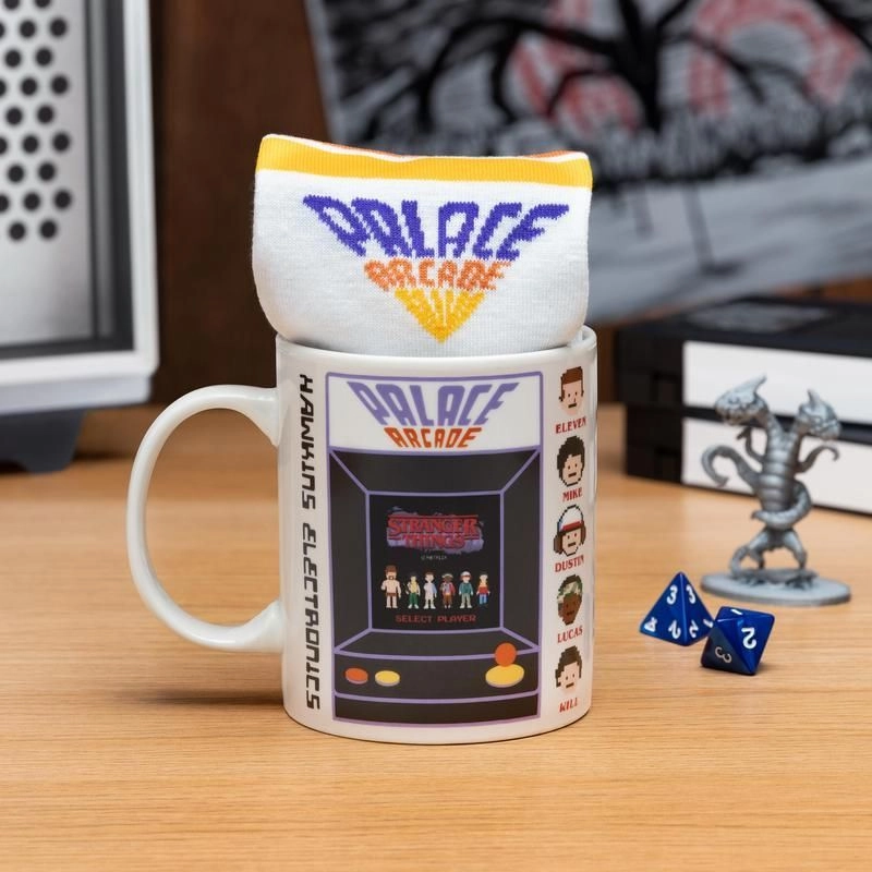 Stranger Things Mug - 300 ml + Socks - Ankle