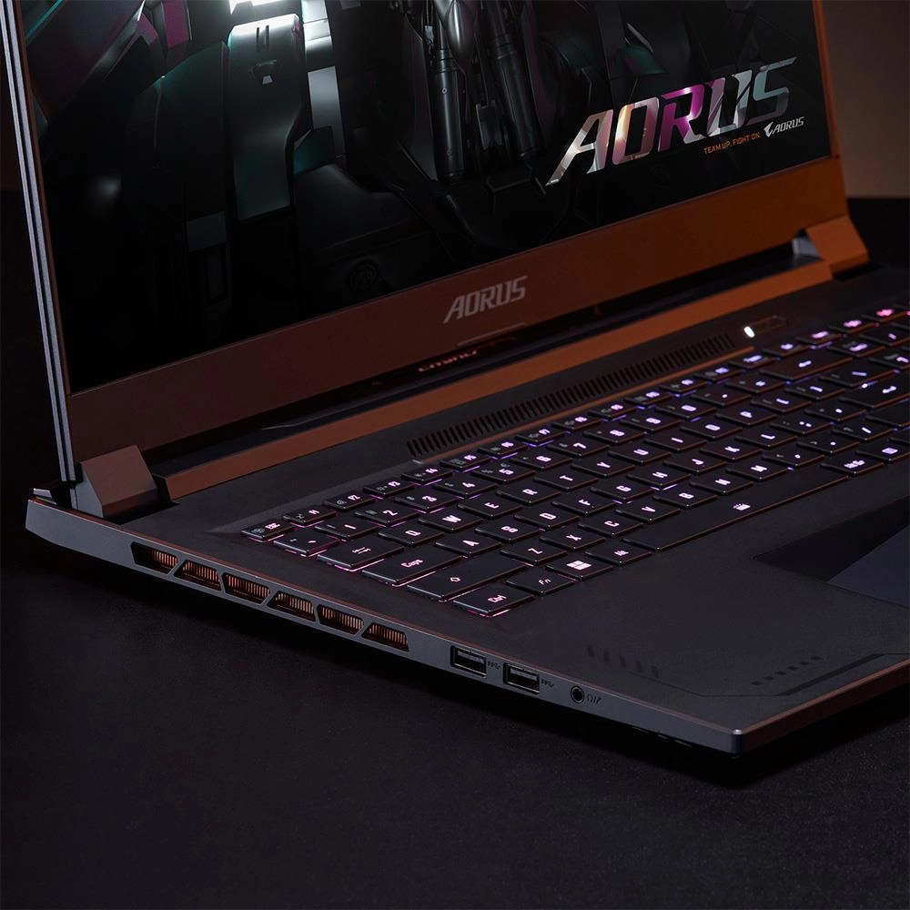 AORUS 17X - 17.3'' i9-13980HX 32GB DDR5 2TB SSD