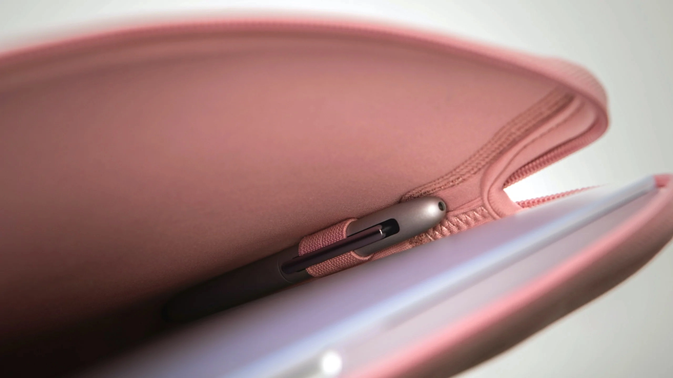 Pluma Sleeve for 14-Inch Laptop