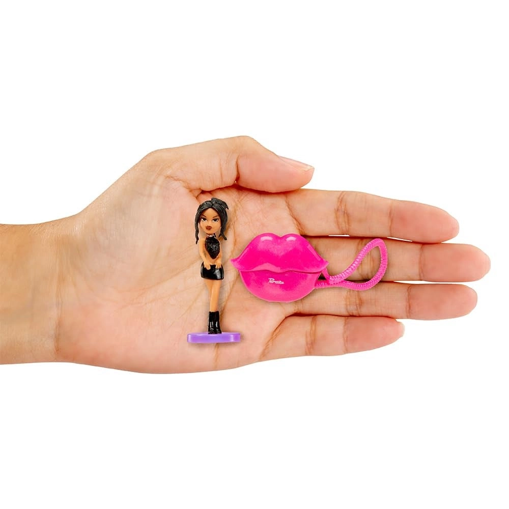 Kylie Jenner Series 1 - 2 Minis Blind Packaging