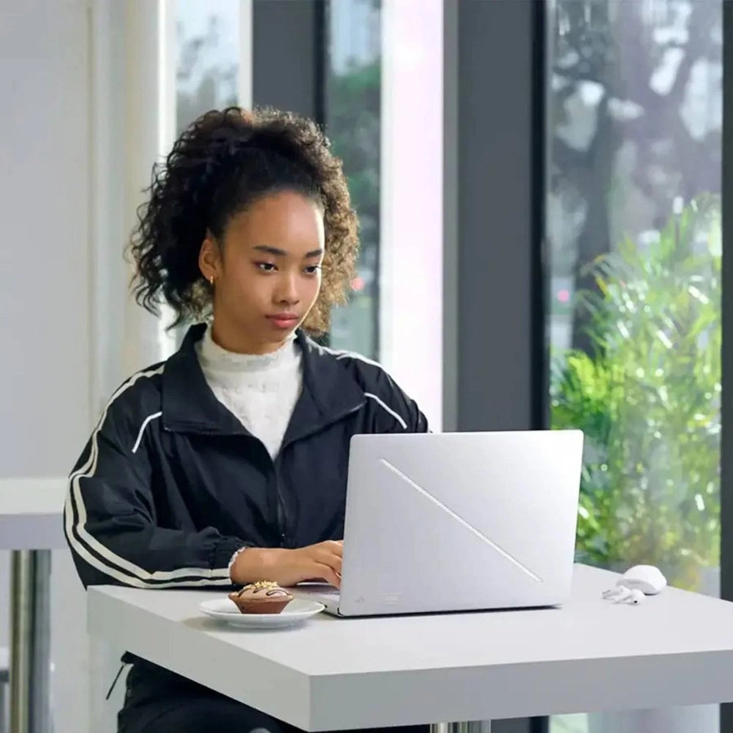 ROG Zephyrus G14 GA403UM-G14.R9HX4 - 14'' Ryzen 9 270 16GB DDR5 2TB SSD