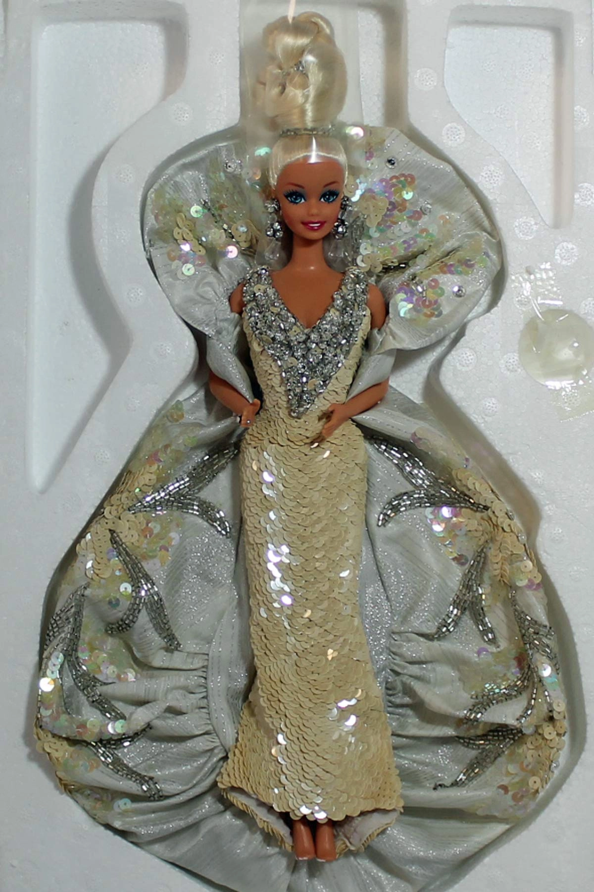 Barbie Platinum Bob Mackie - Timeless Treasures 1991 Ages 15+