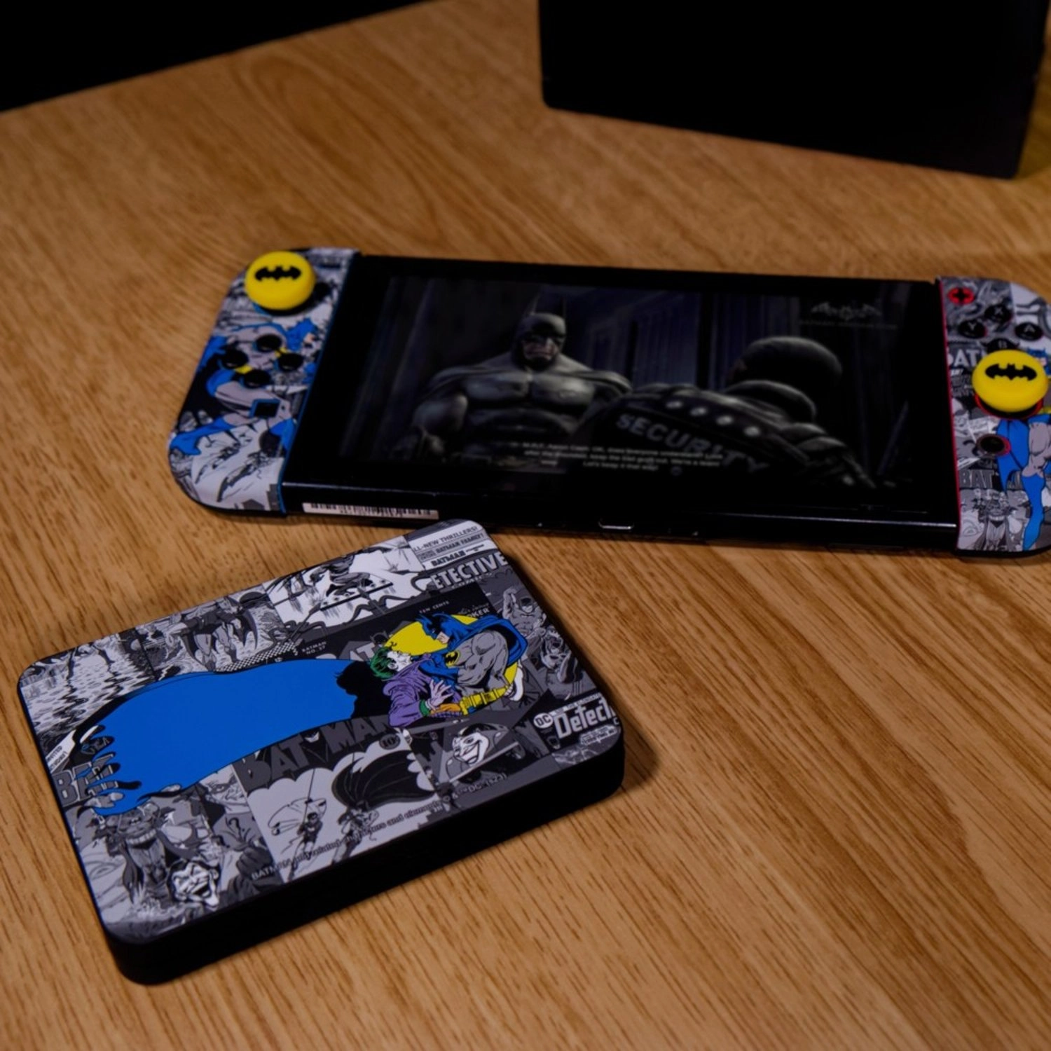 Batman Hard Case - Nintendo Switch + Batman Grips + 16 Game Box