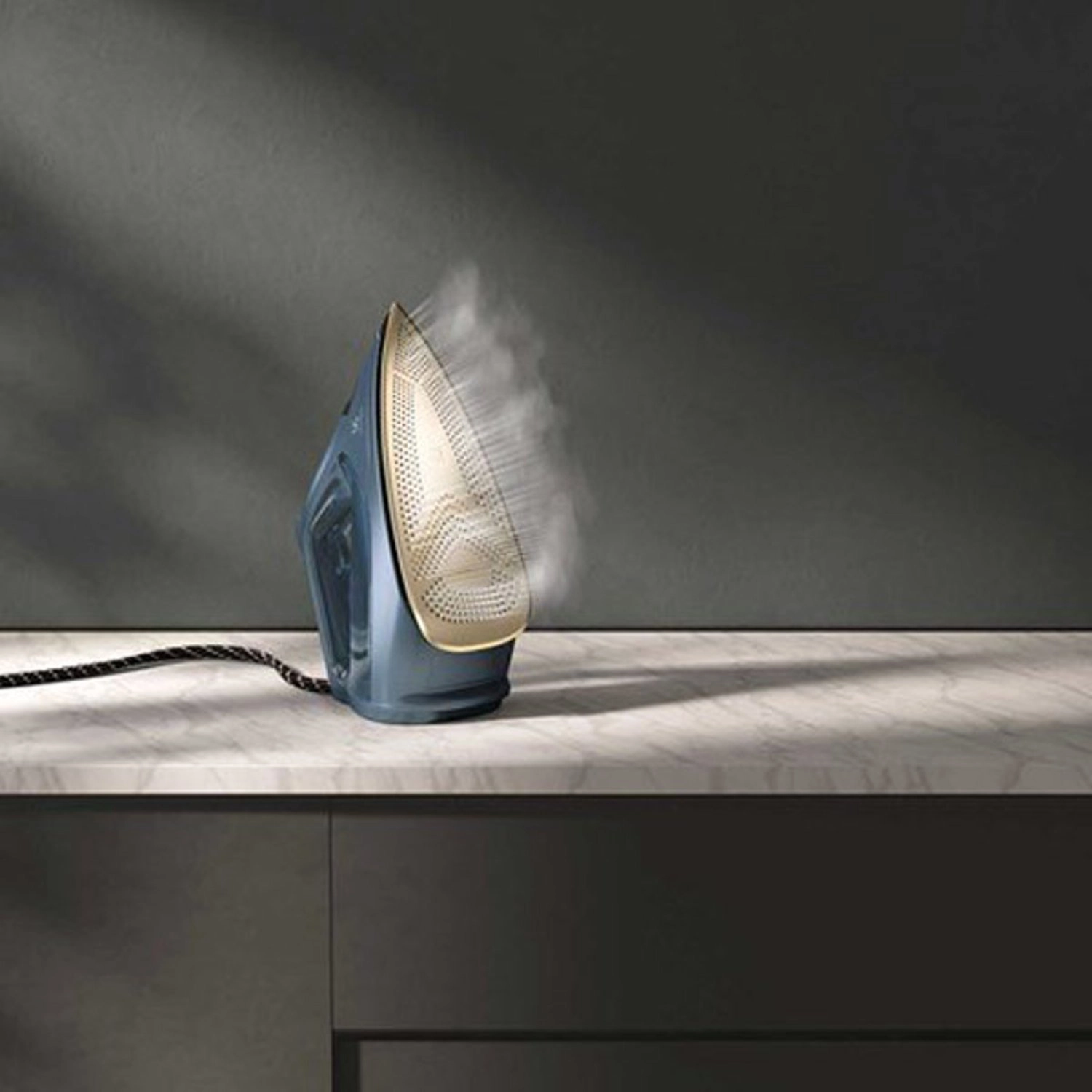 Refine 700 - Steam Iron 0.37L