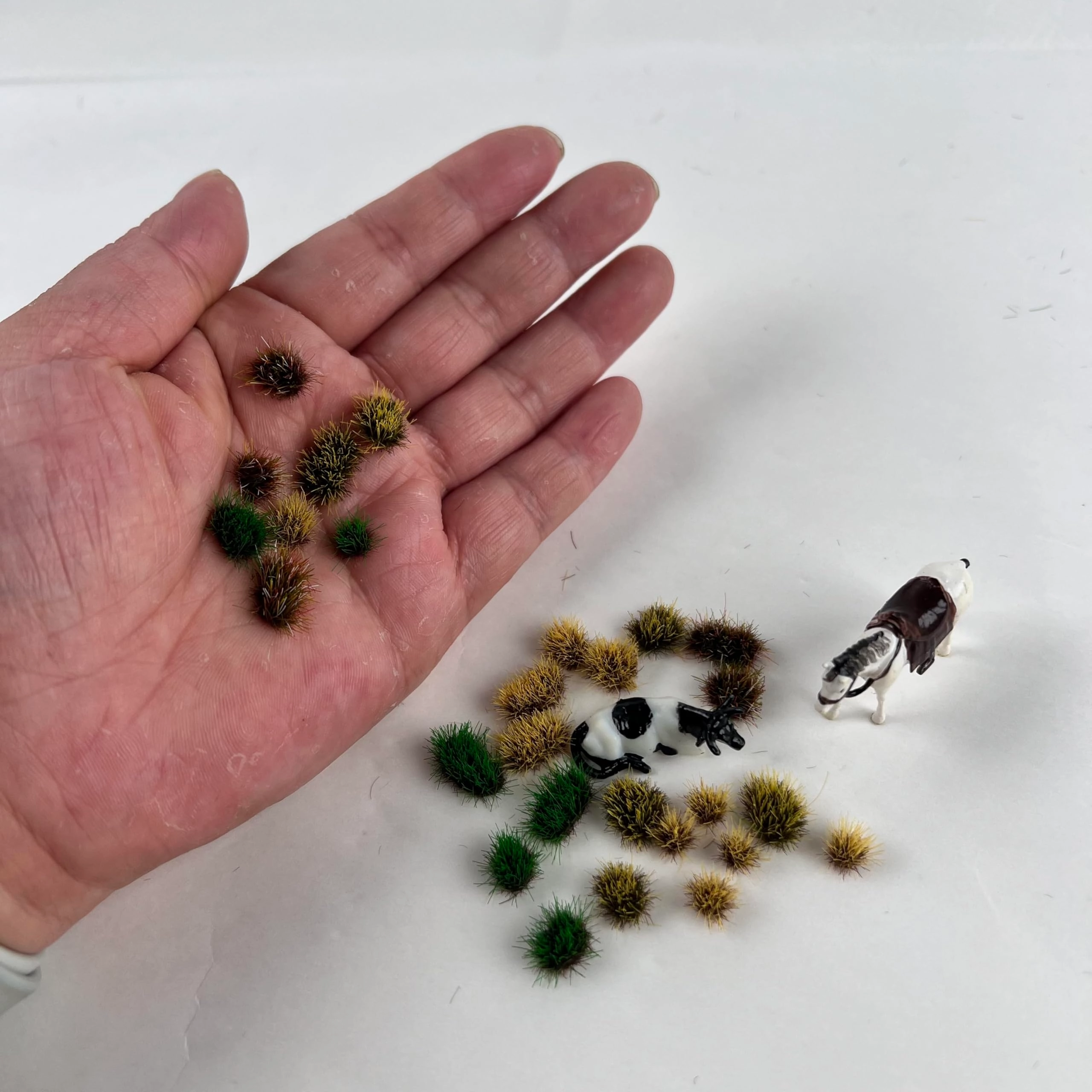 Miniature Grass Tufts - 332 pieces