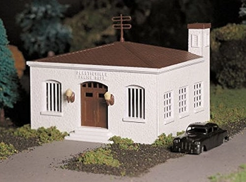 PLASTICVILLE U.S.A. BUILDINGS - CLASSIC KITS - POLICE STATION w/POLICE CAR - O Scale Un-assembled