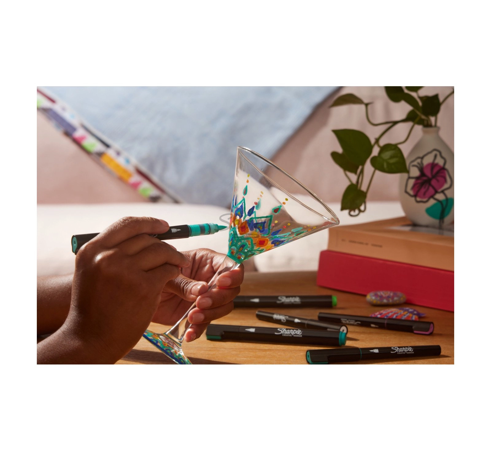 Creative Acrylic Colour Markers - Assorted Colours Brush Tip