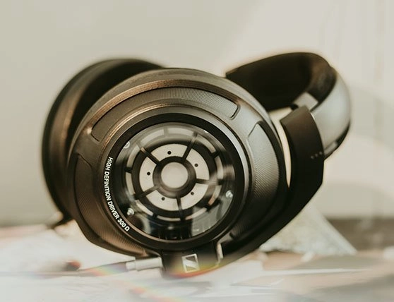 HD 820 Wired Headphone