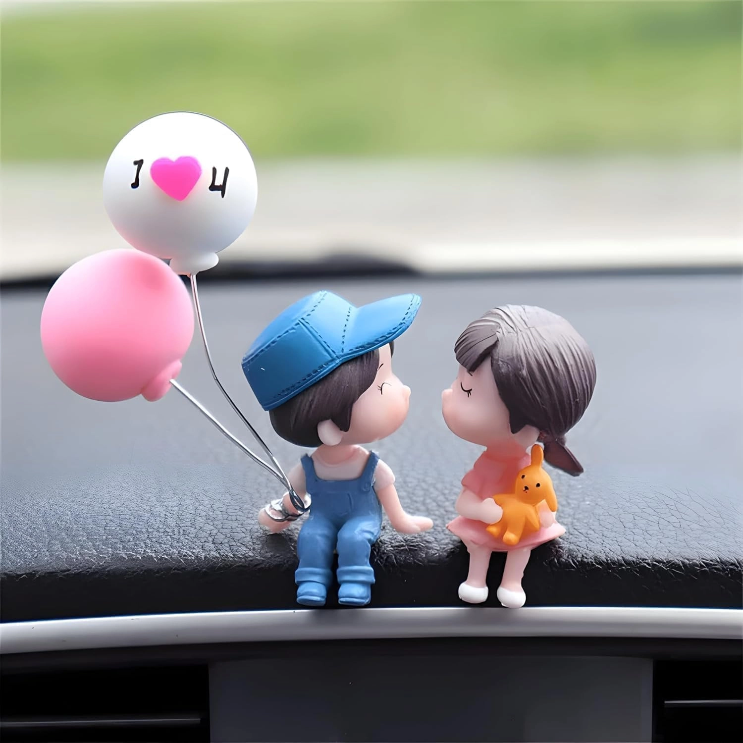 naitri fashion Adorable Couple Figurine - Plastic
