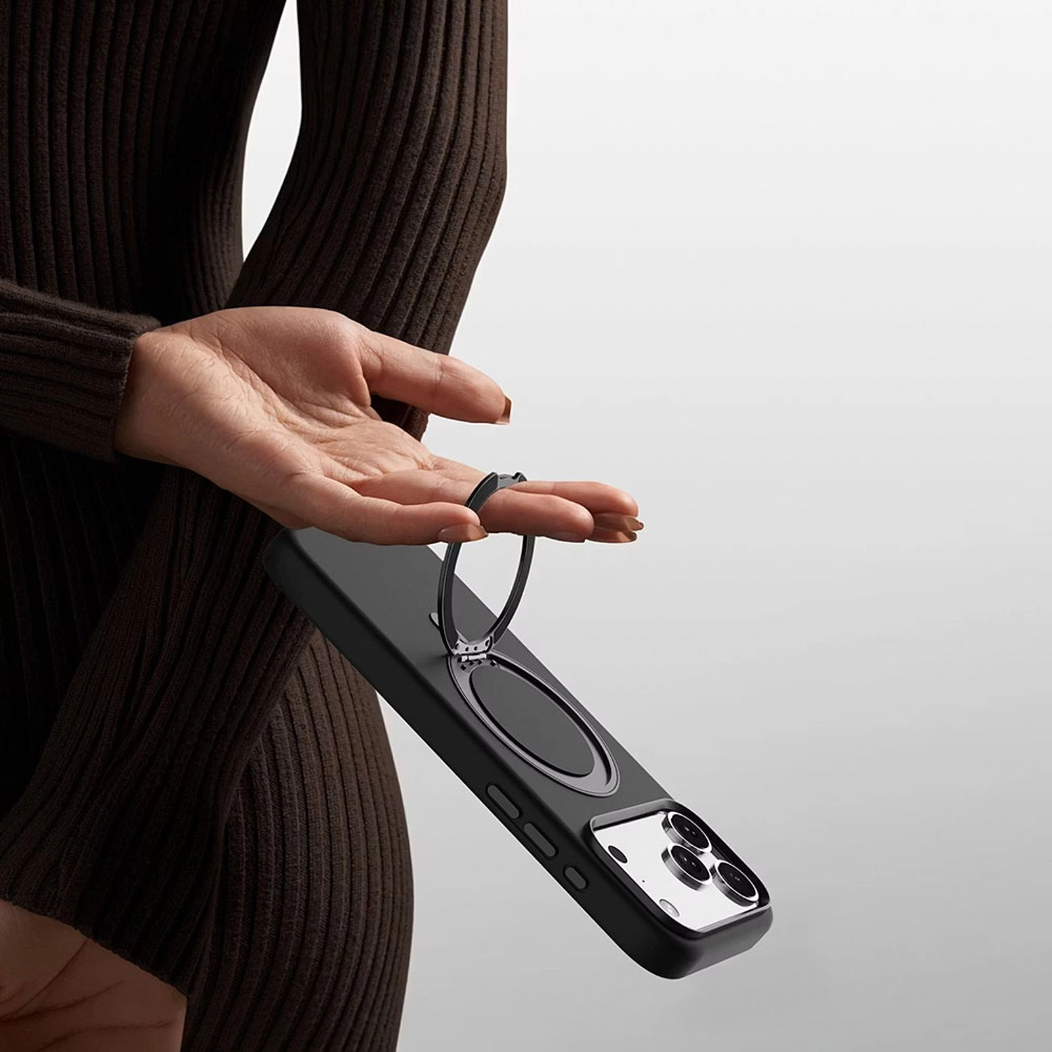 Iris Pro Silicone Case with MagSafe for iPhone 17 Pro Max