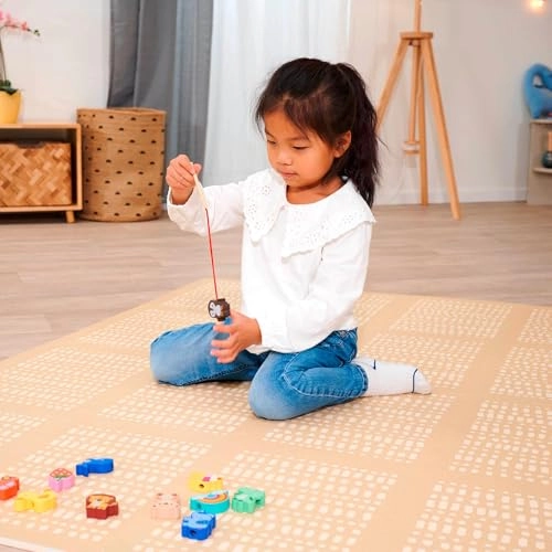 EH Games Threading Game - 3 years and up 13 pieces