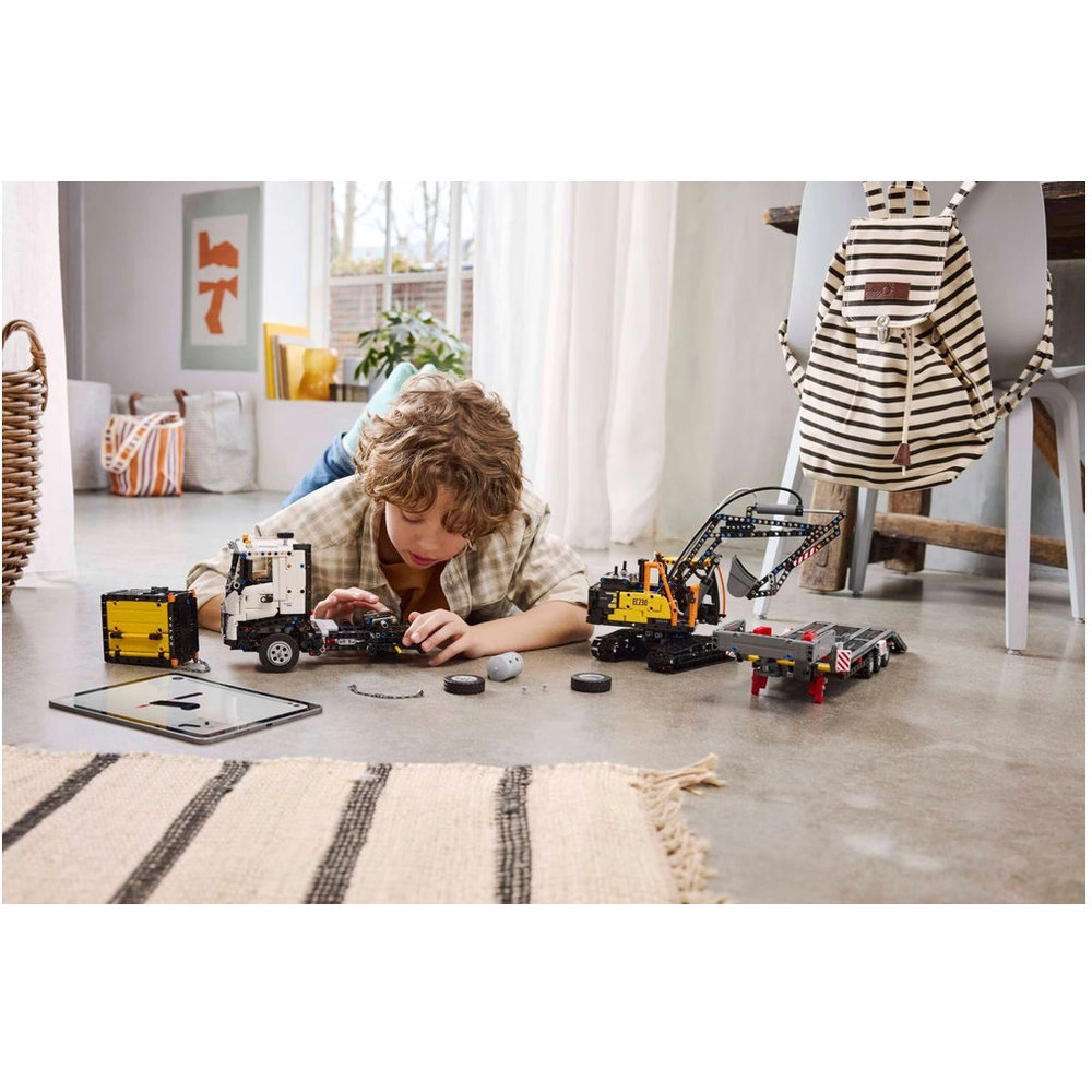 Technic Volvo FMX Truck + EC230 Electric Excavator (42175)