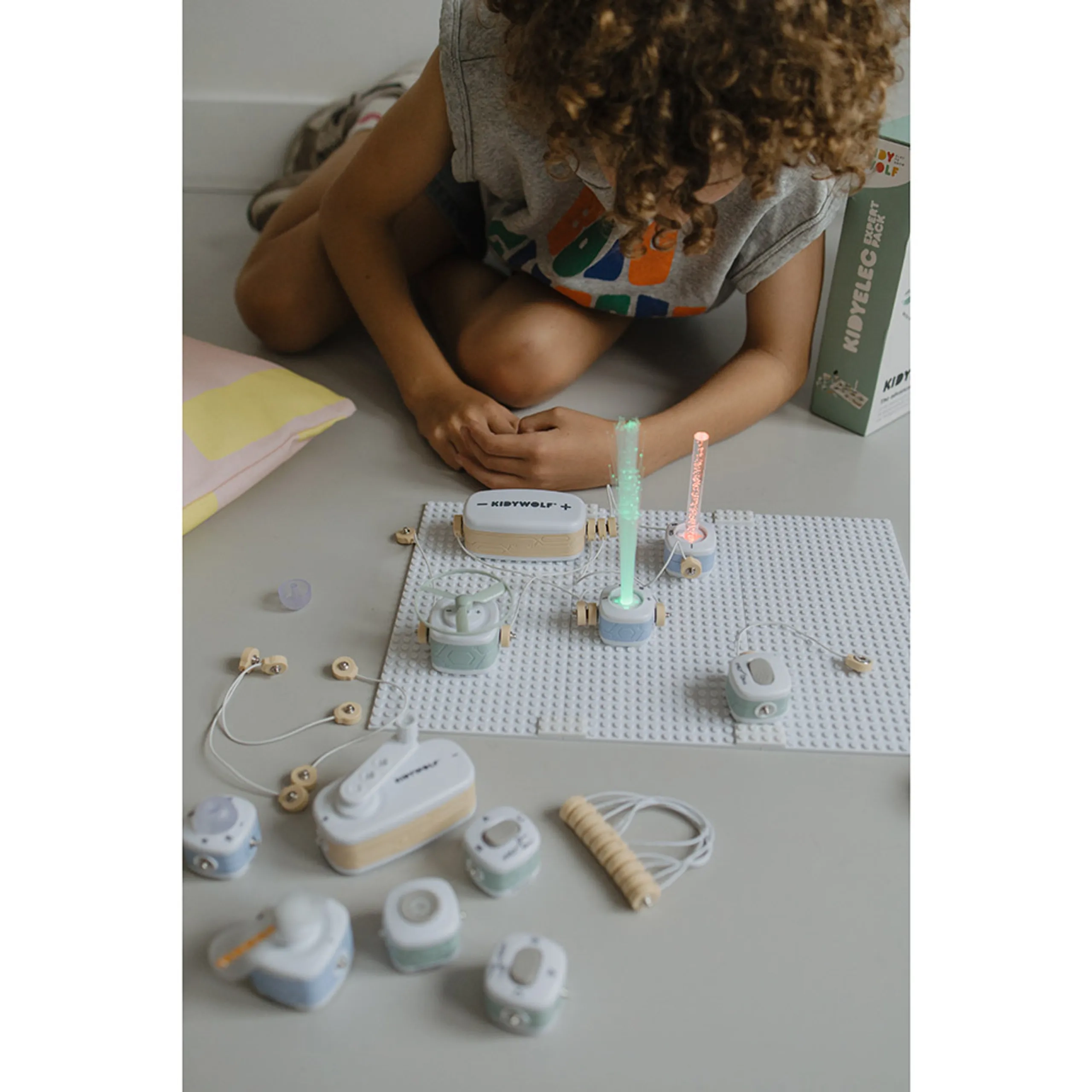 Kidy Elec Expert Electrical Circuits - 8 years+ 37 pieces