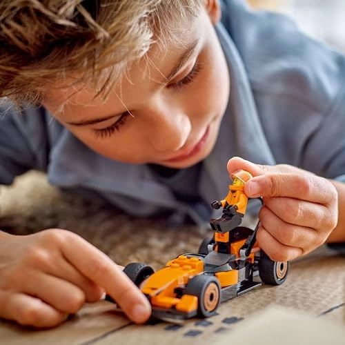 City F1 Driver With Mclaren Race Car (60442)