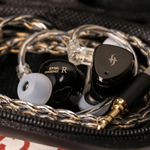 EM6L Wired Earbud
