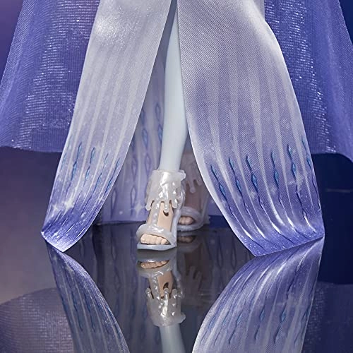 Elsa Fashion Doll - Talking 3 Accessories Ages 3+