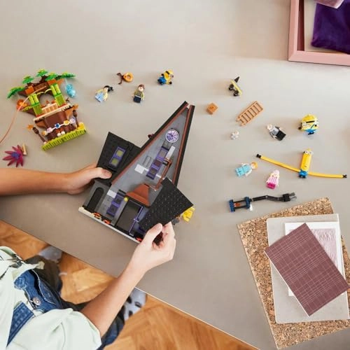 Despicable Me Minions and Gru's Family Mansion (75583)