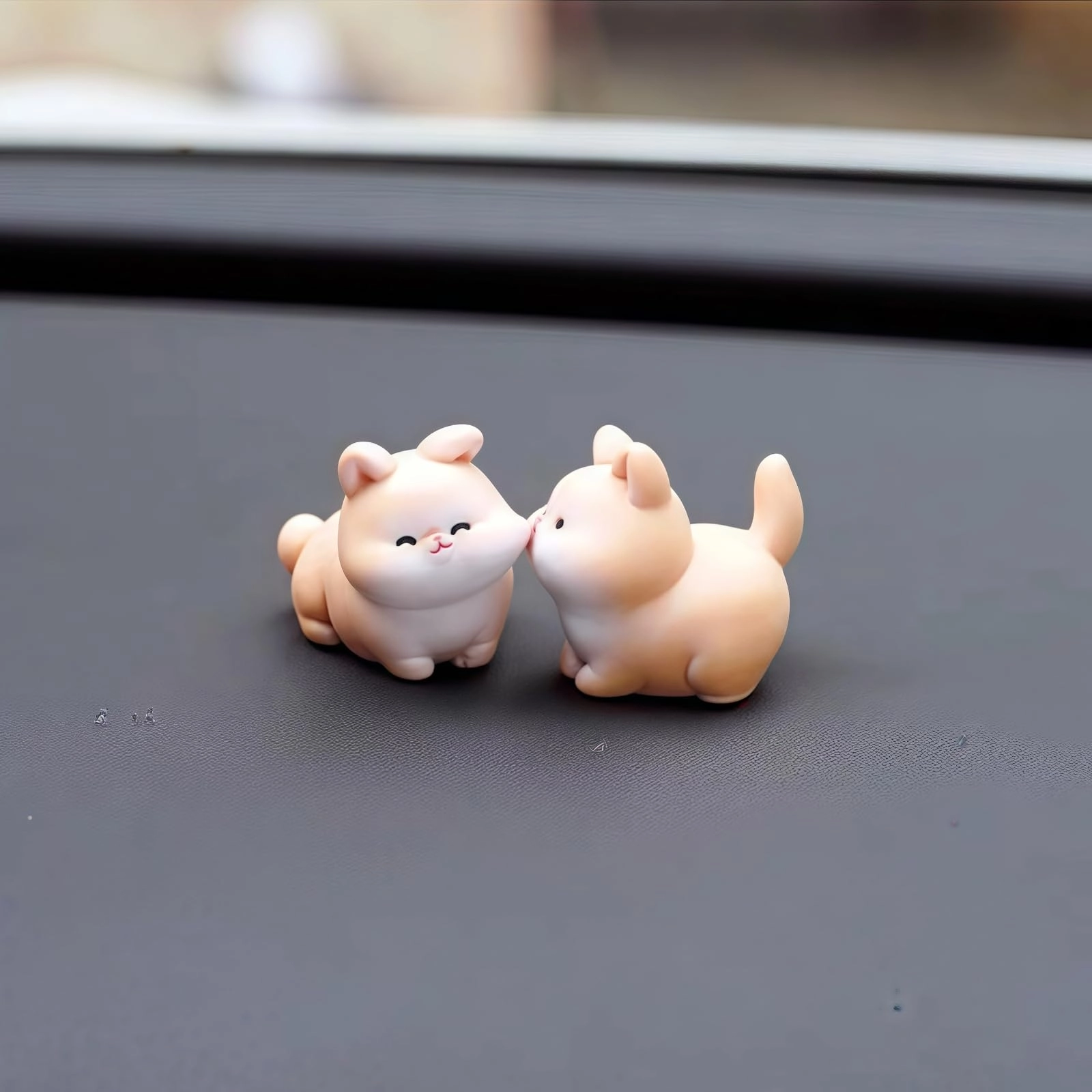 ituble Anime Cats Car Dashboard Decorations - Polyvinyl Chloride