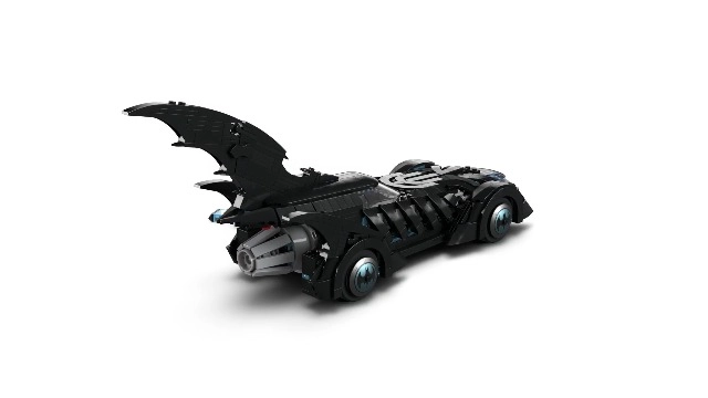 Batman Forever Batmobile (76304)