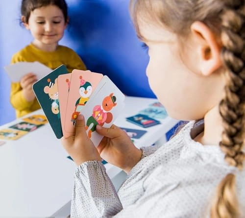 Animal Kingdom Tin Card Game - 4+