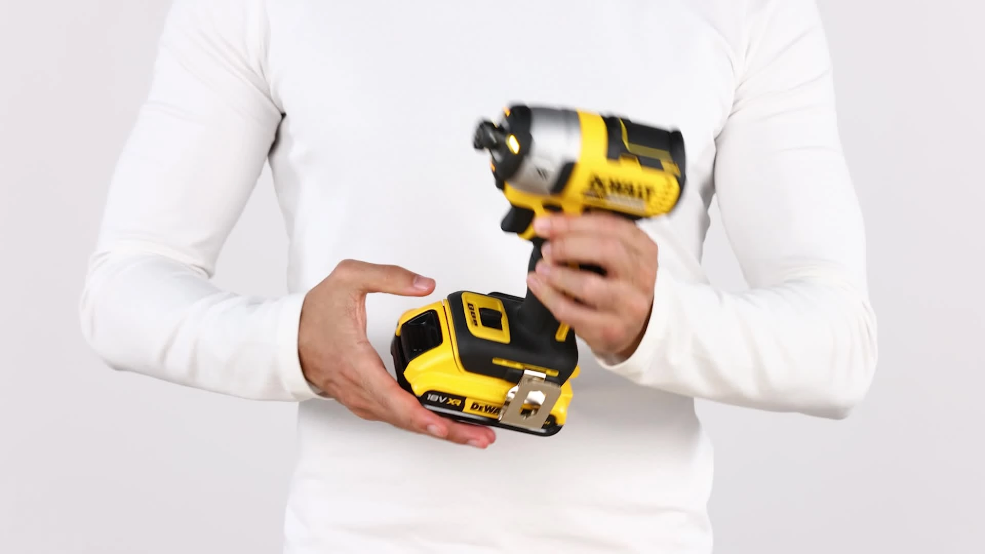 DCF887D2-GB - 4 Amp Hours