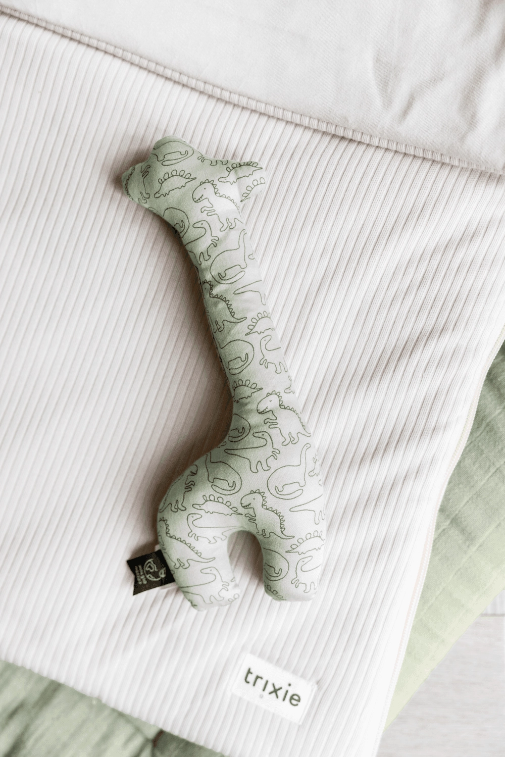 Rattle Giraffe Daring Dino - 0 months 100% organic cotton