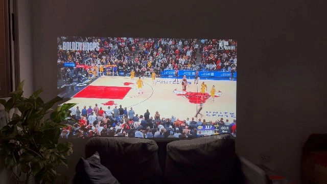 V31--26000L - 30000L 3840 x 2160 Pixels