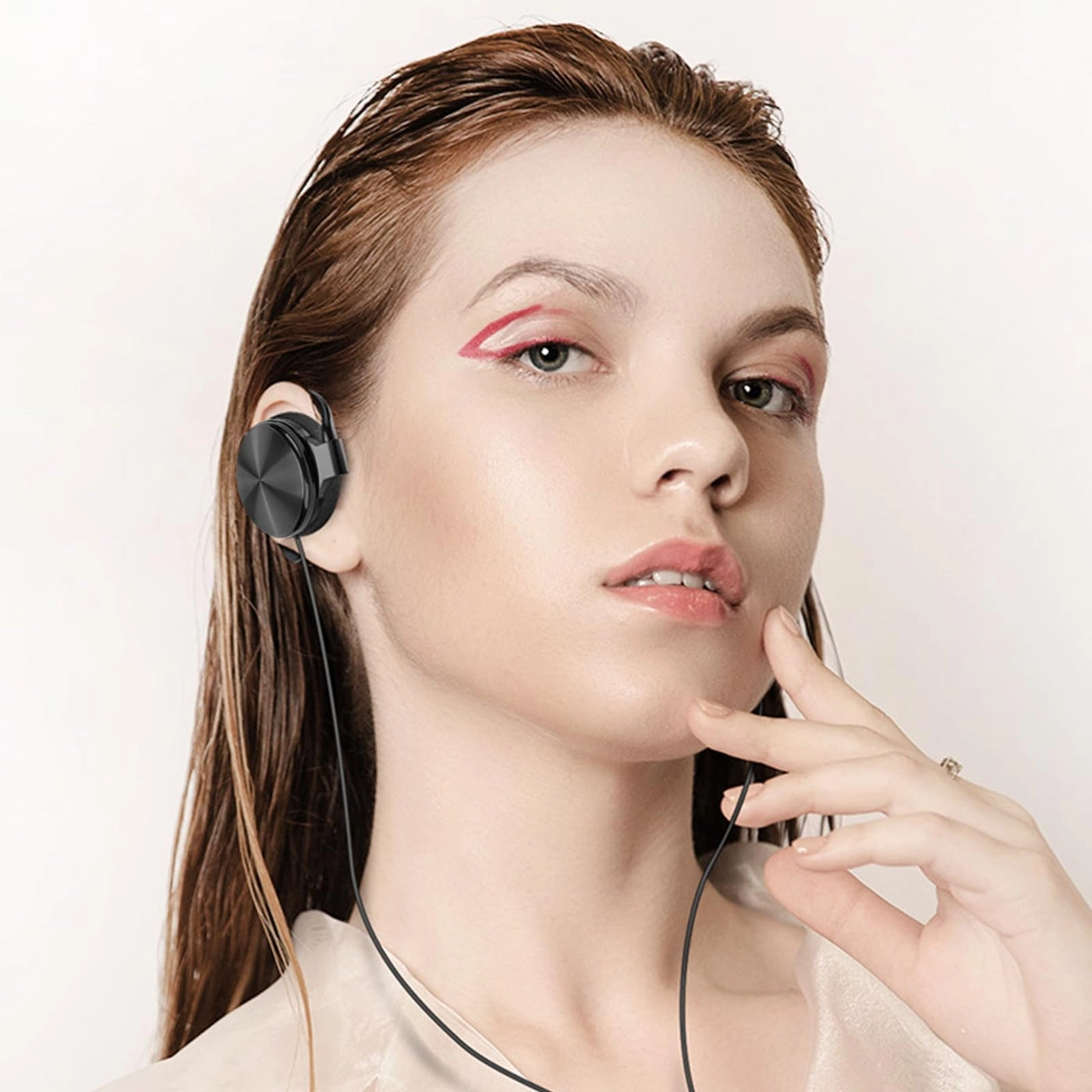 EJL34 Wired Headphone