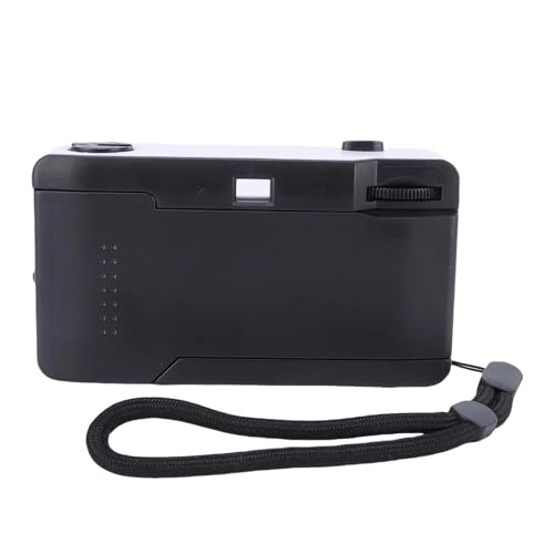 35mm Film Camera - 28MM f/8 1/120s