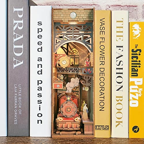 Book Nook Kit - Train