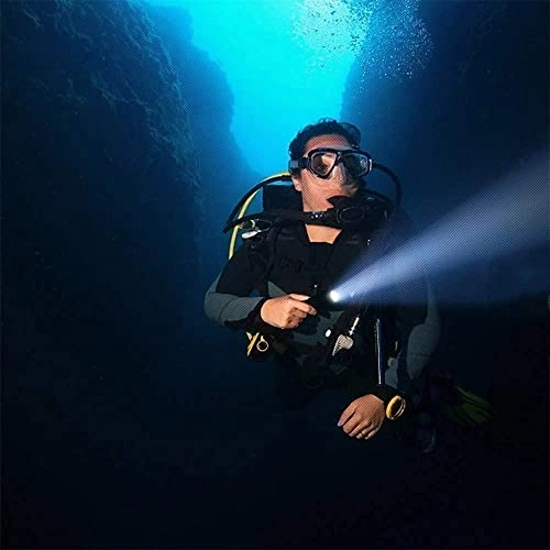 XR0343 Diving Flashlight Rechargeable (9000lm)