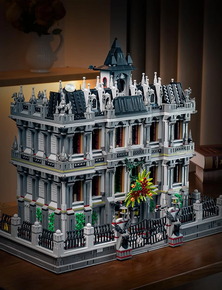 Lunatic Asylum - 7527 Pieces LED