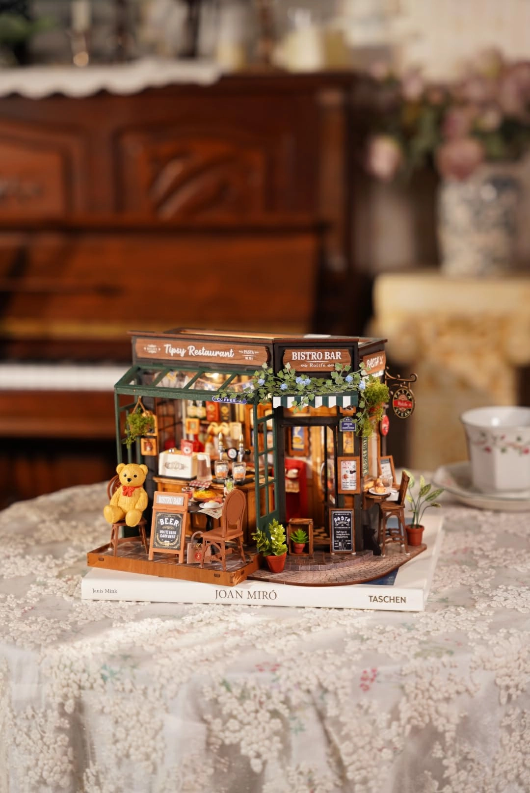 Miniature House Kit - Wooden LED DIY