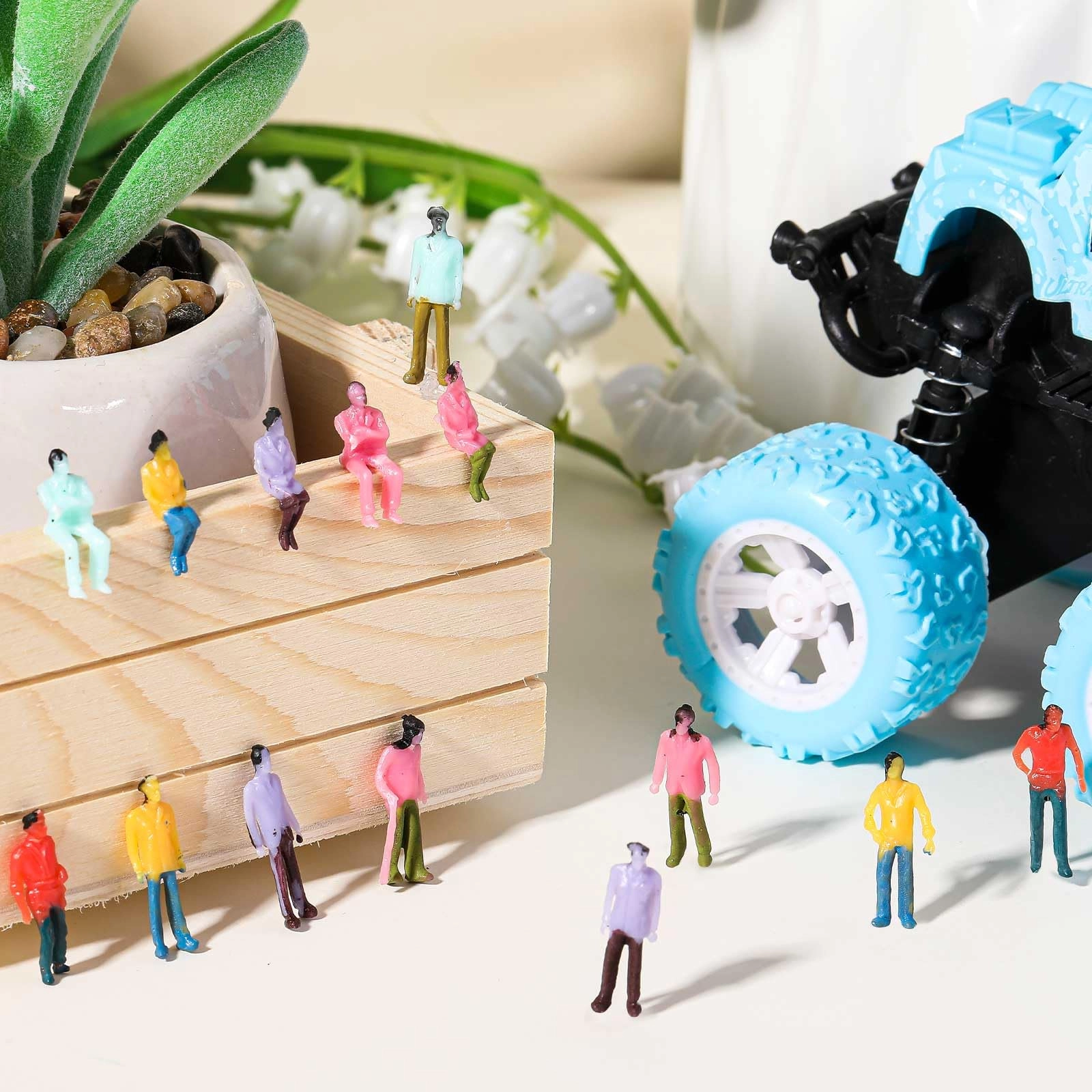Mini People Figurines - 200 1:150 Scale