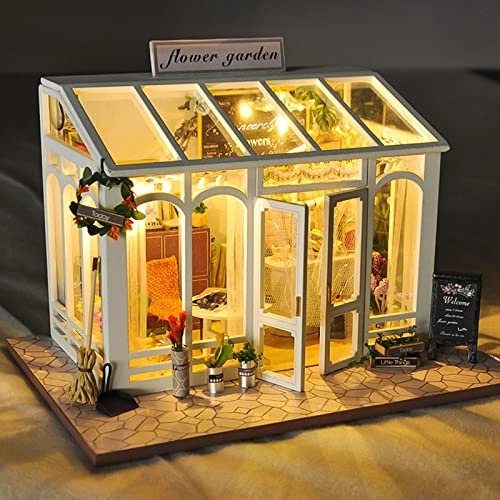 Miniature Dollhouse - Garden