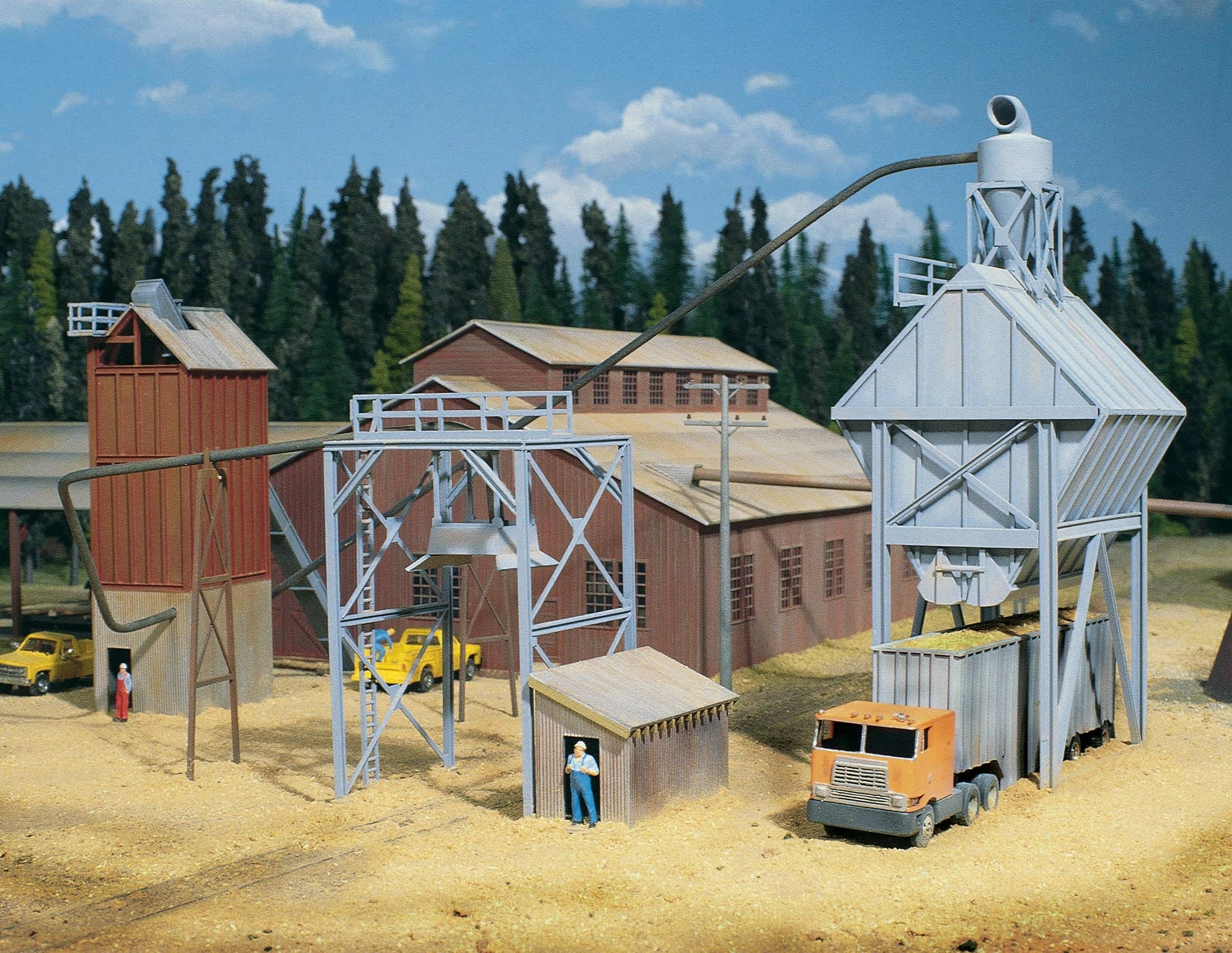 Walthers Cornerstone Sawmill Outbuildings - HO
