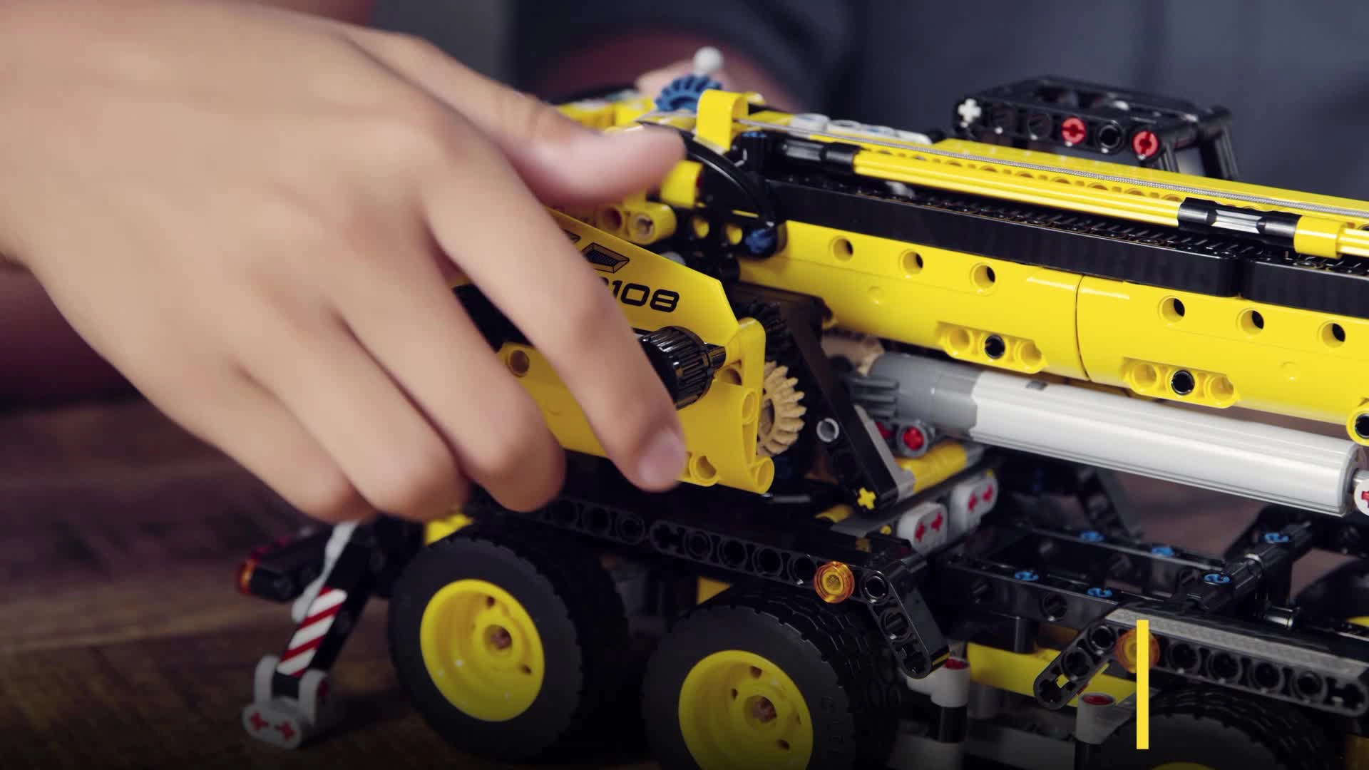 Technic Mobile Crane (42108)