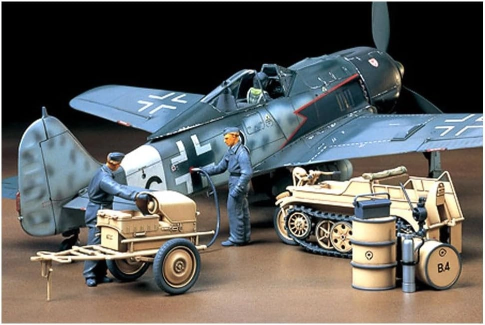 WWII German Kettenkraftrad with Aircraft Power Supply Unit Model Kit (TM32533) - 1:48