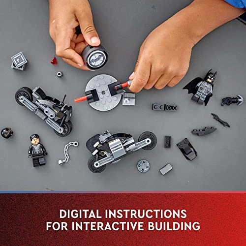 DC Batman Batman and Selina Kyle Motorcycle Pursuit (76179)